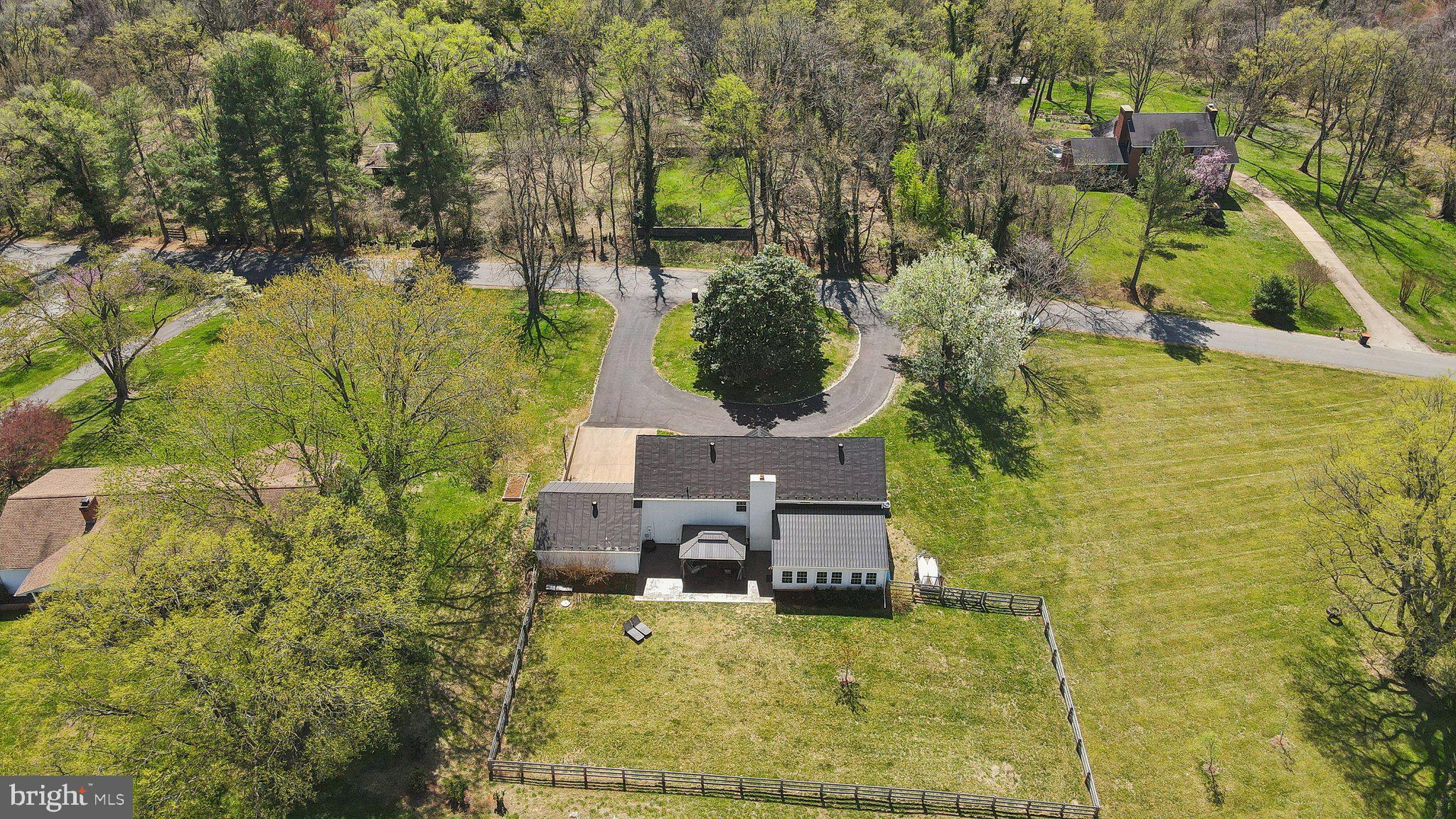 109 Maddox Dr