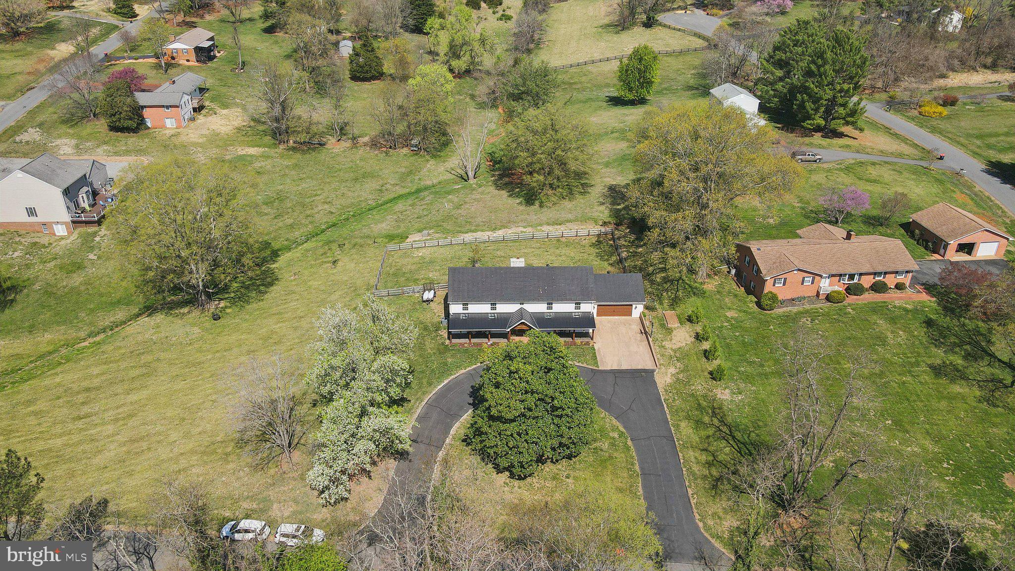109 Maddox Dr