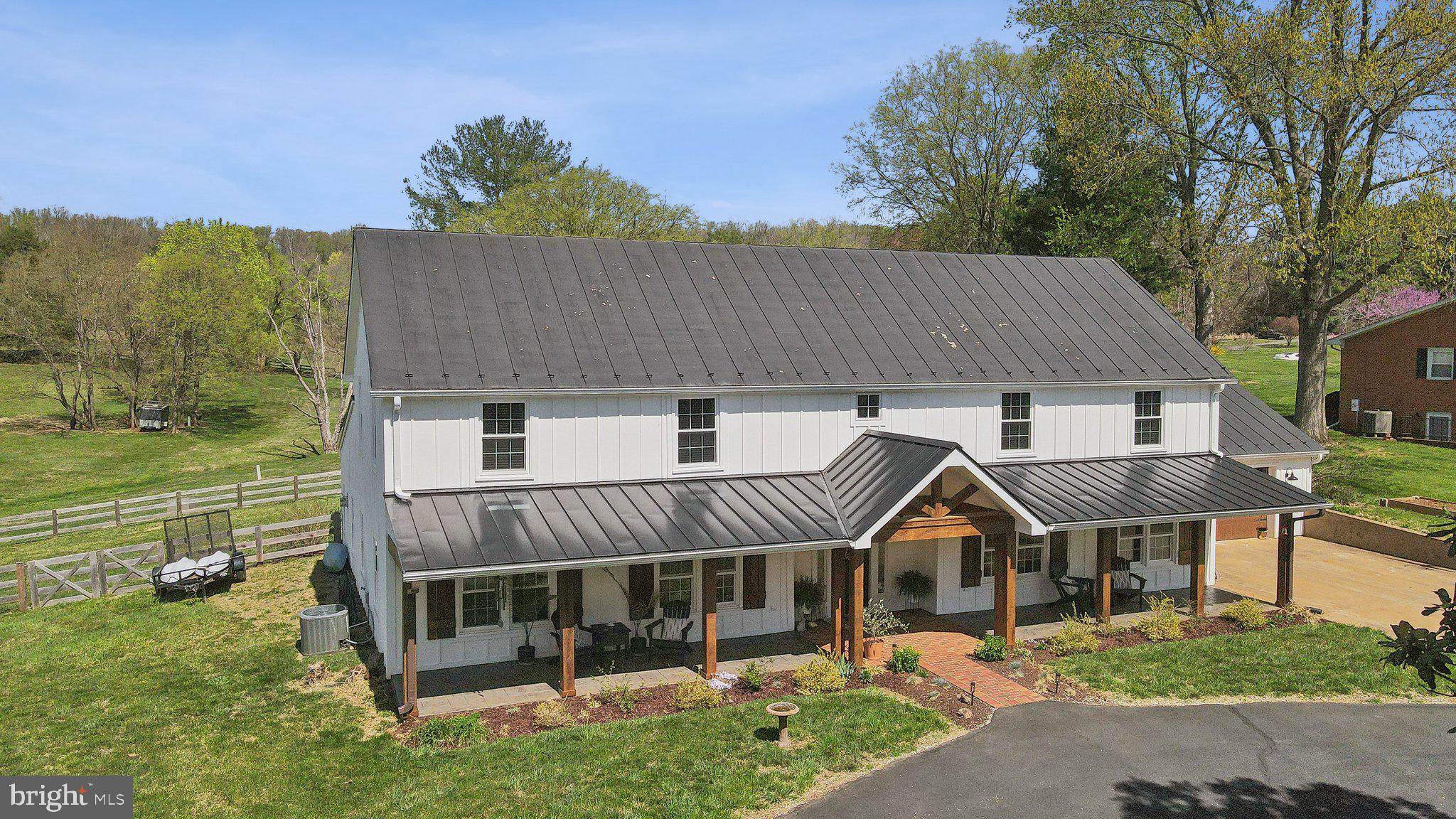 109 Maddox Dr