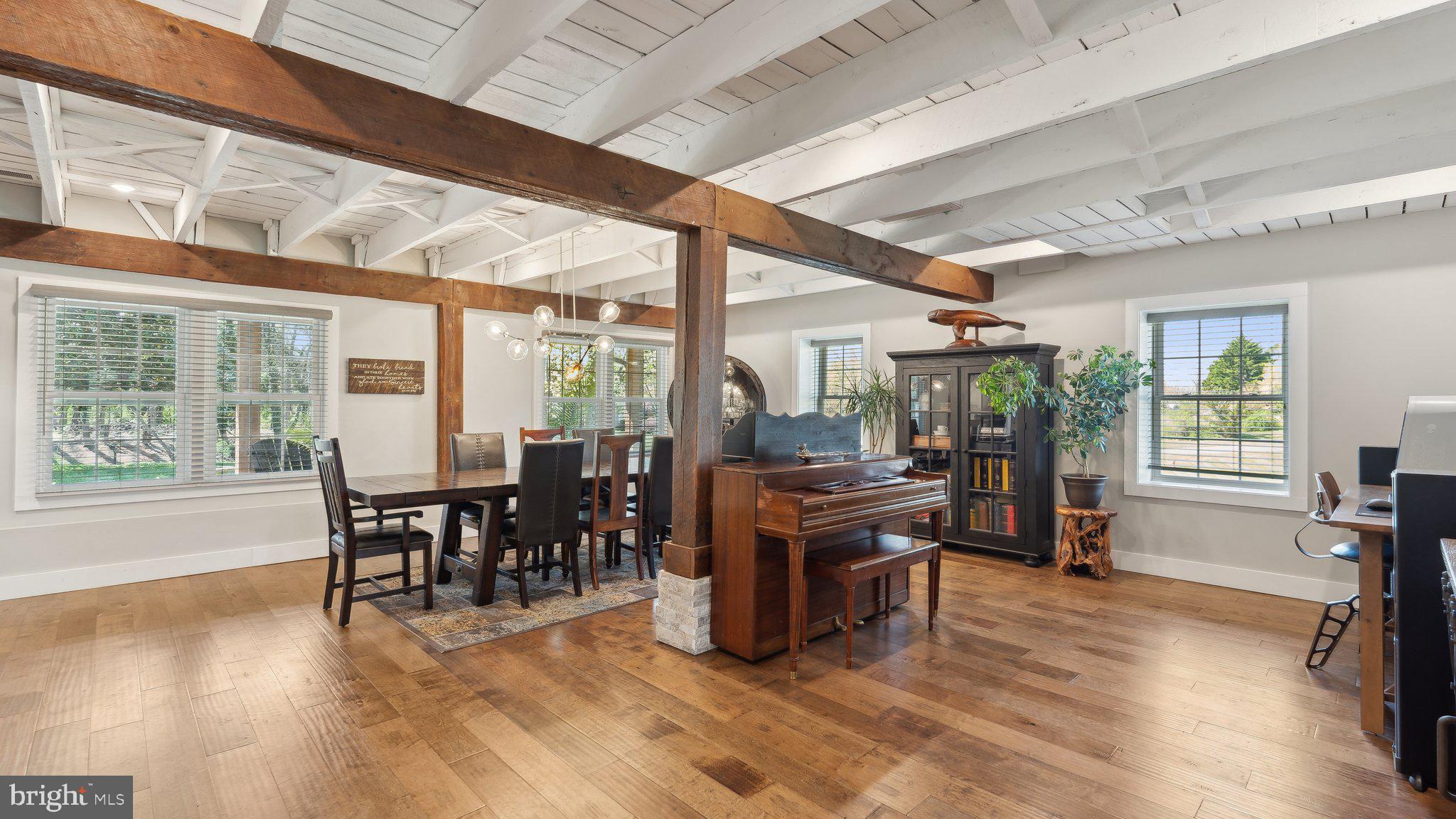 109 Maddox Dr