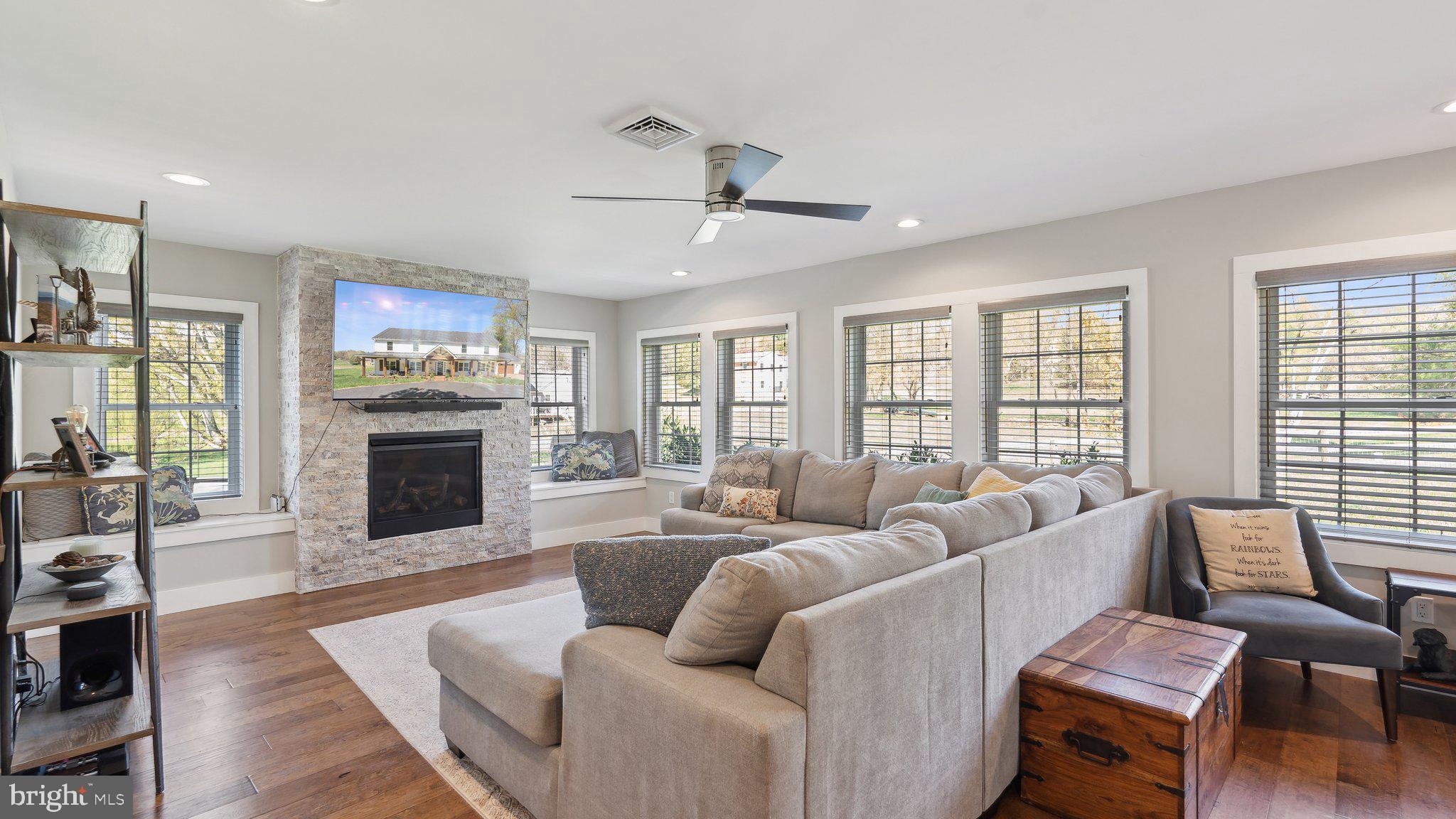 109 Maddox Dr