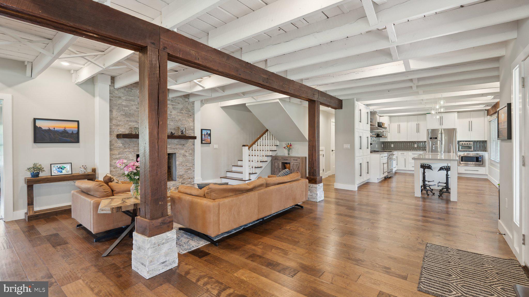 109 Maddox Dr