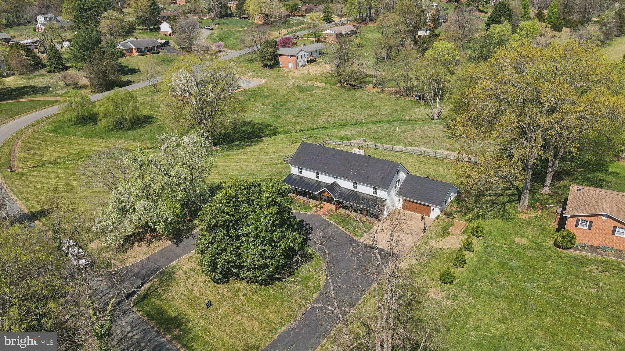 109 Maddox Dr