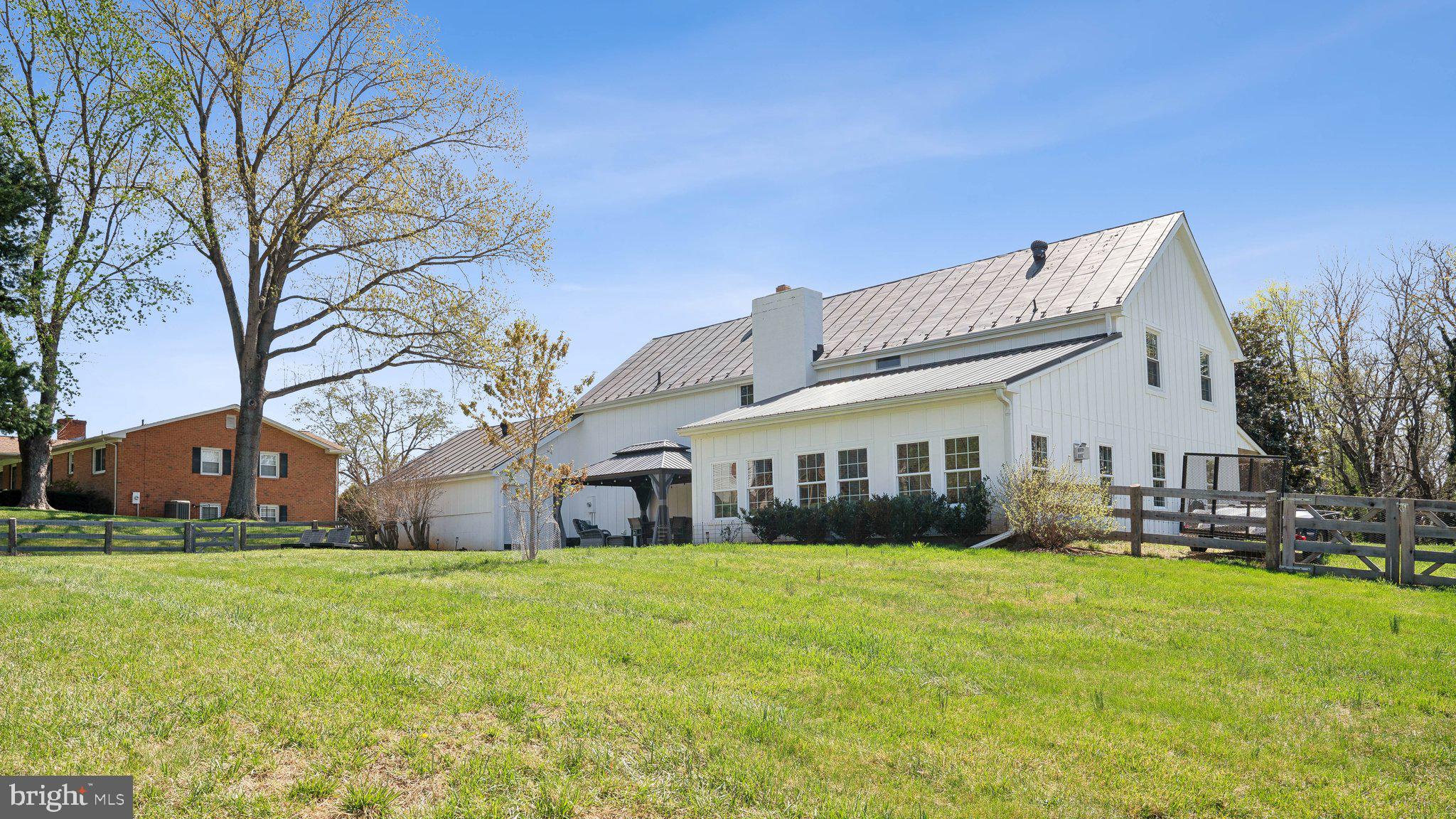 109 Maddox Dr