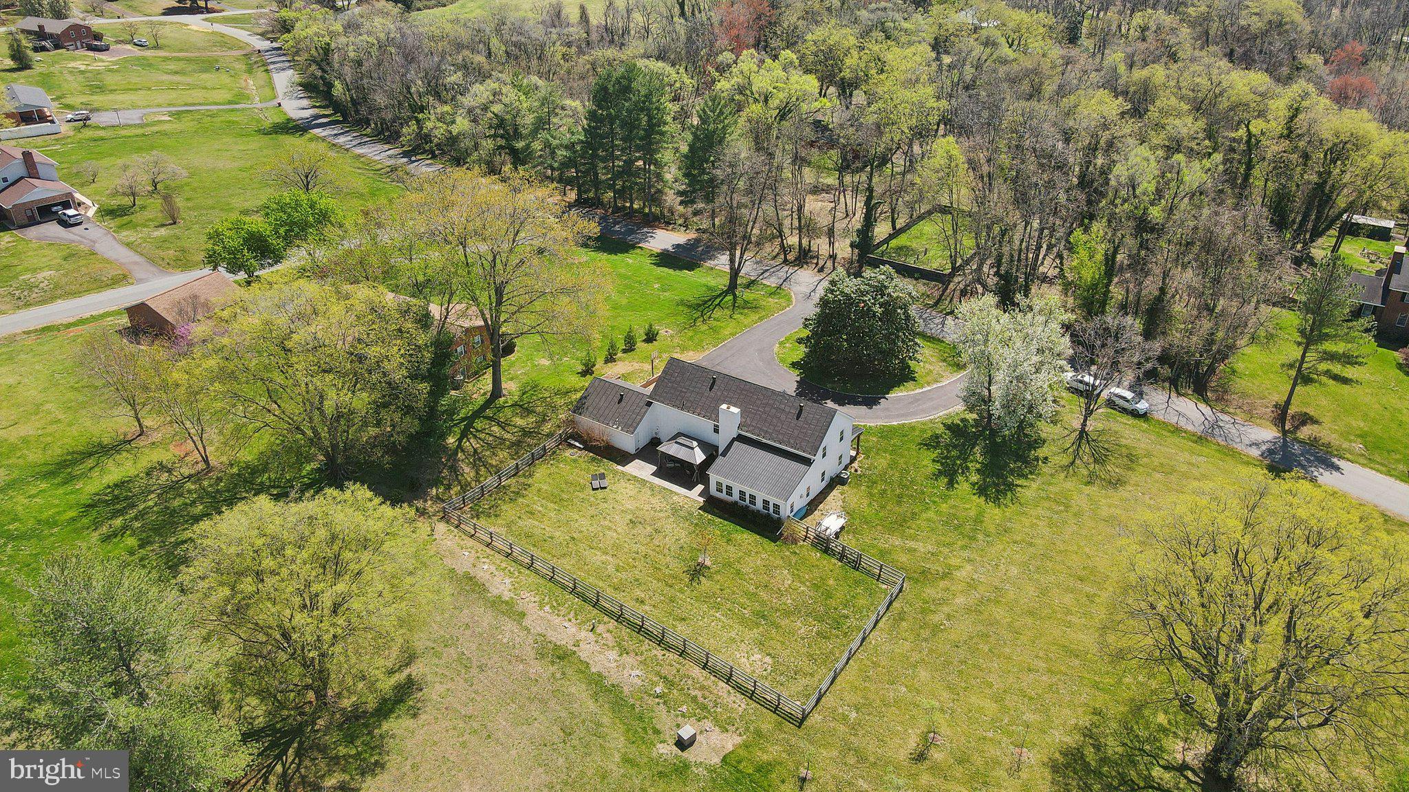 109 Maddox Dr