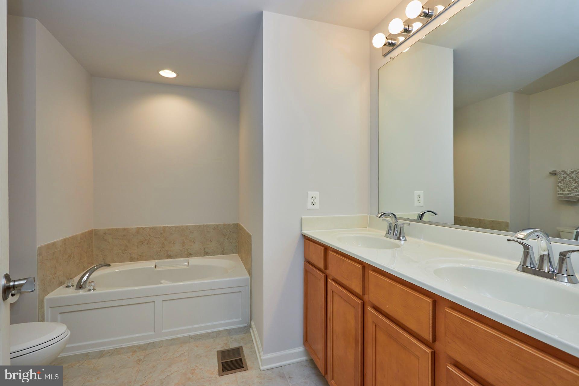 6058 Aster Haven Cir