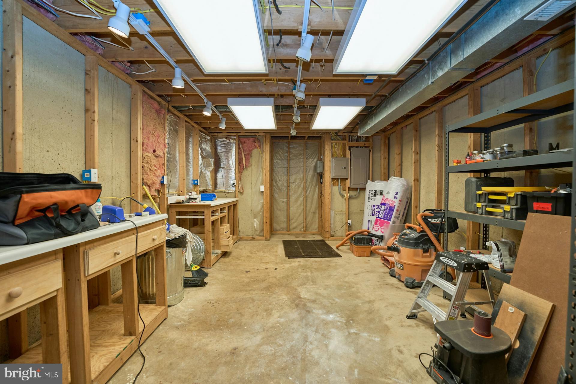 13311 Lawrence Ln