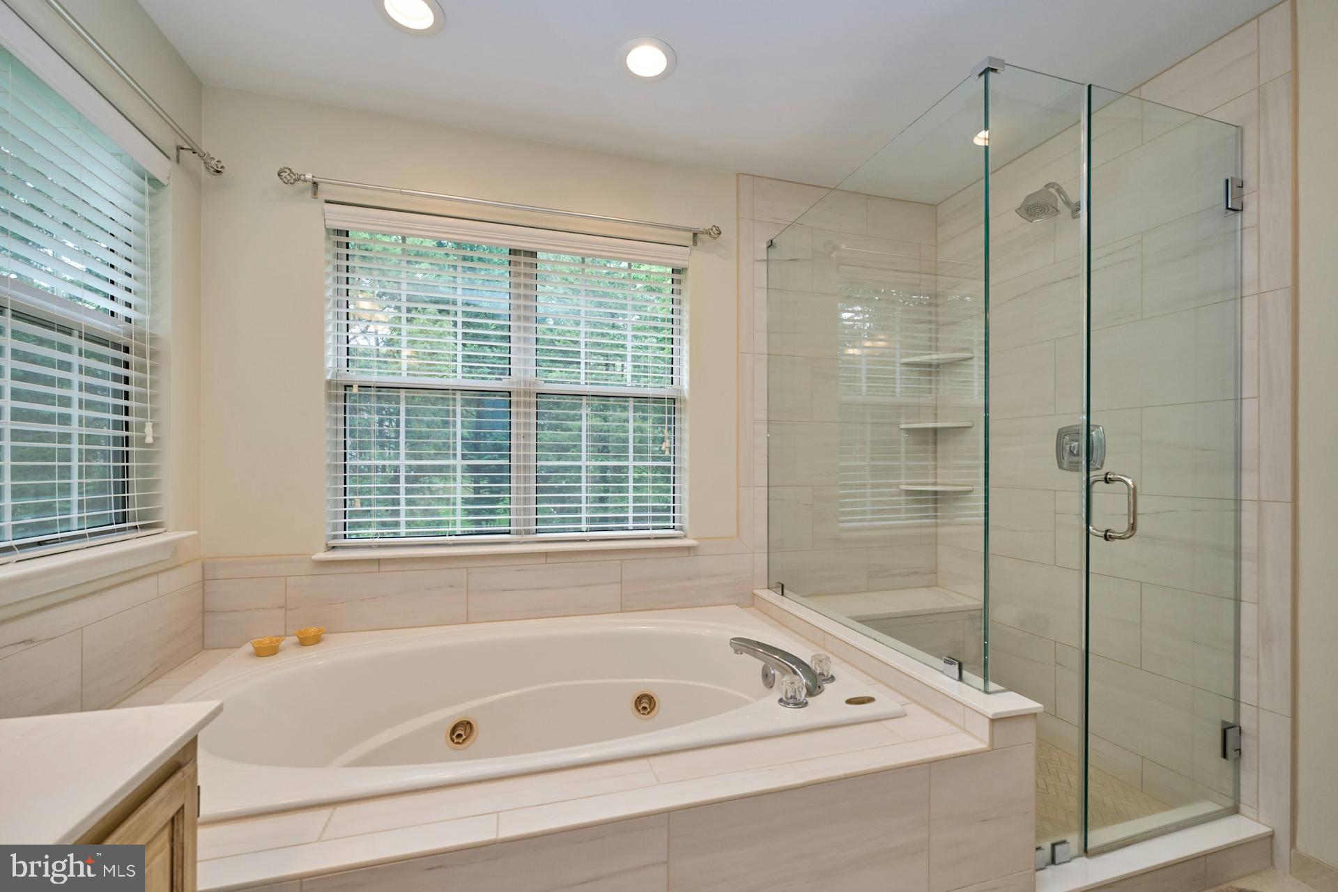 13311 Lawrence Ln