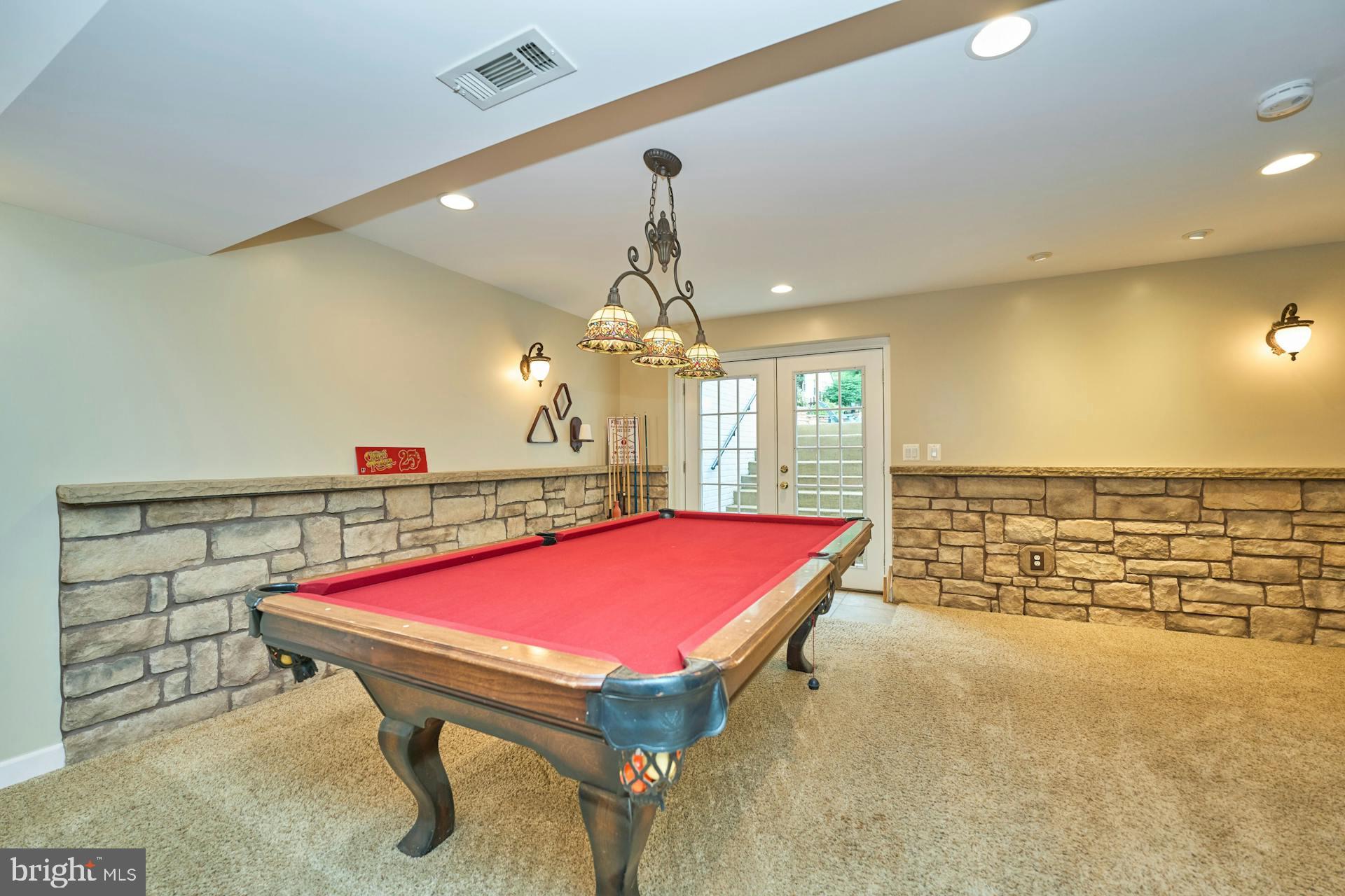 13311 Lawrence Ln