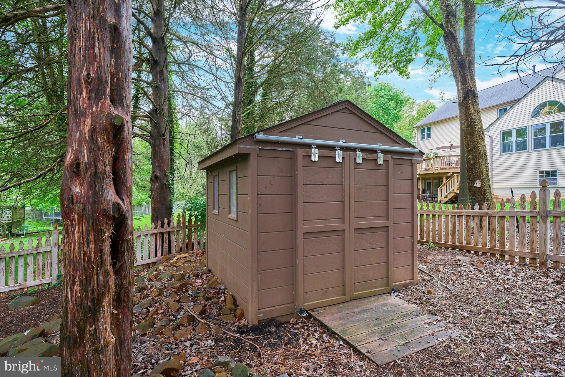 13311 Lawrence Ln