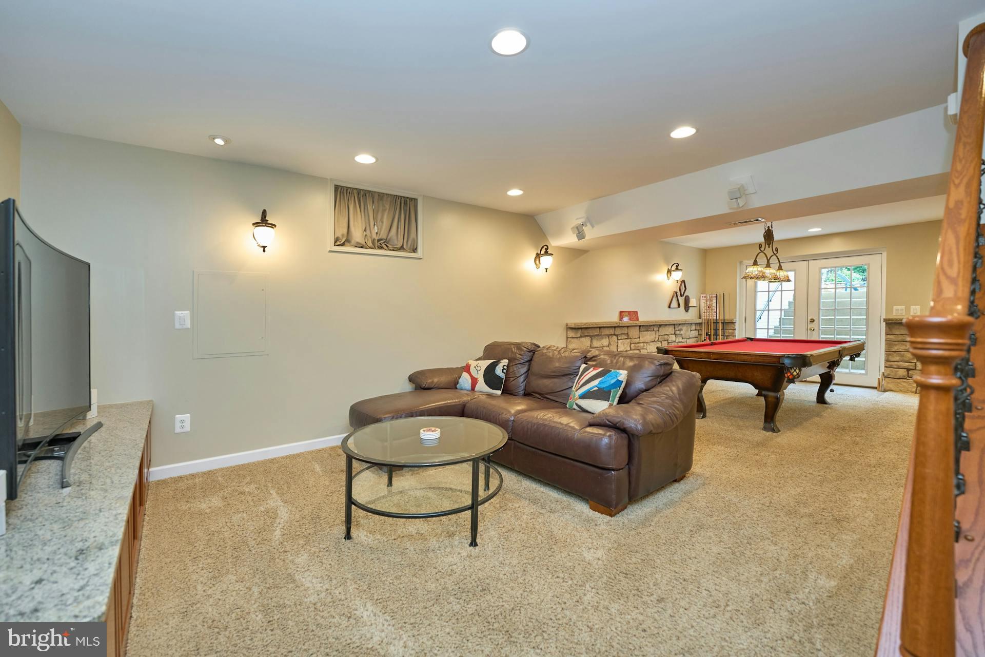 13311 Lawrence Ln