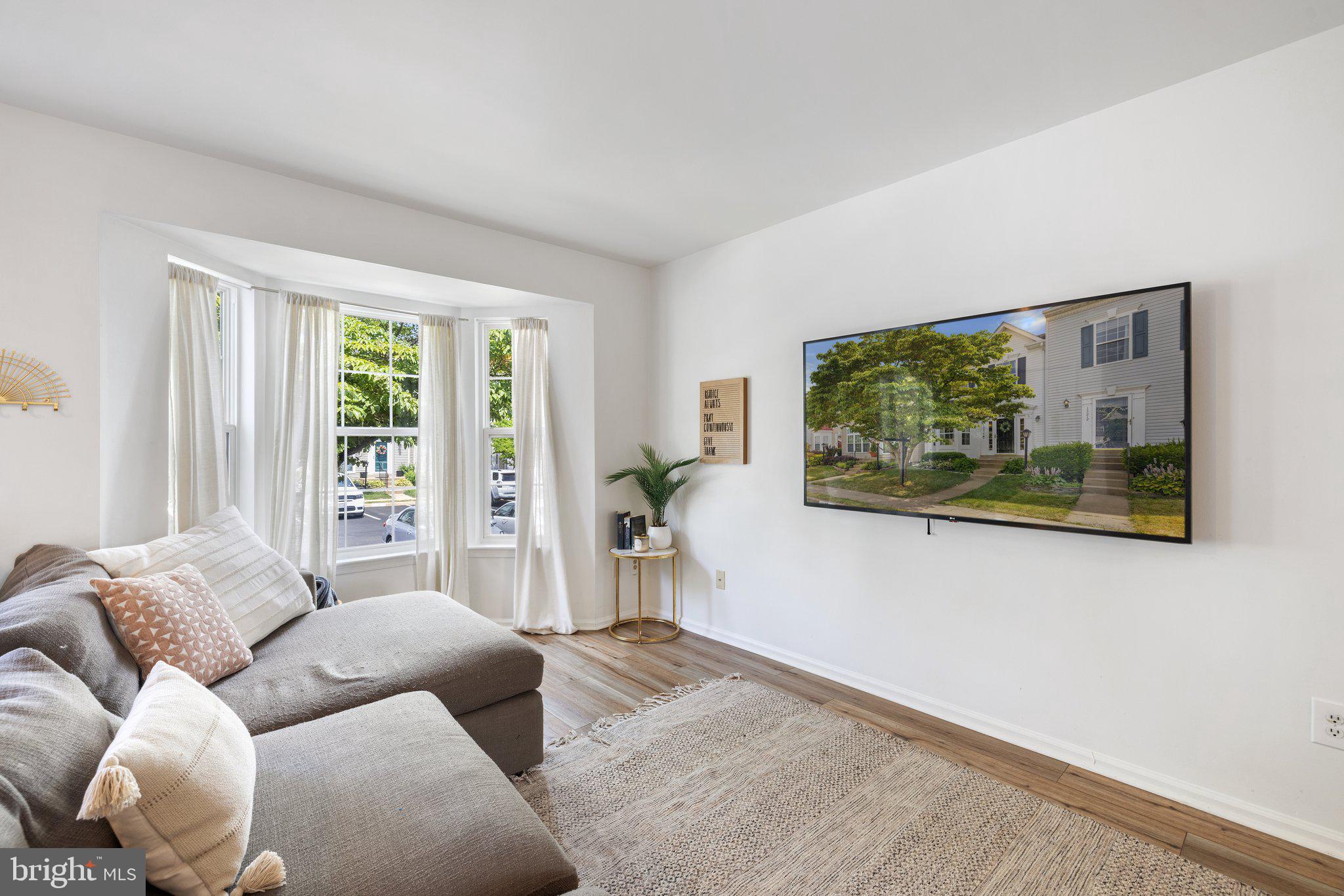 13214 Golders Green Pl