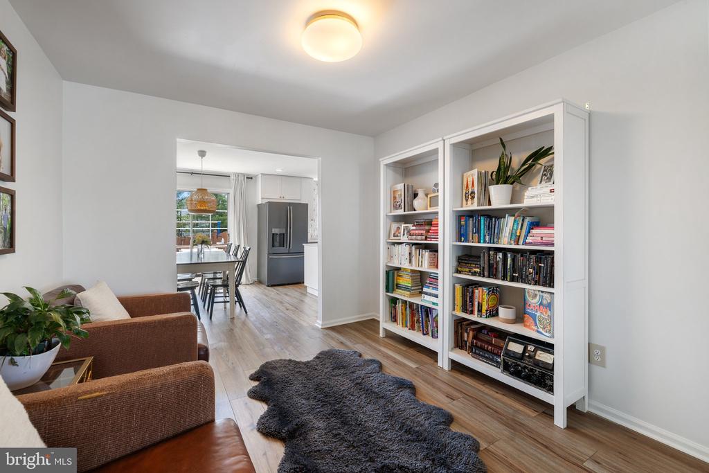 13214 Golders Green Pl