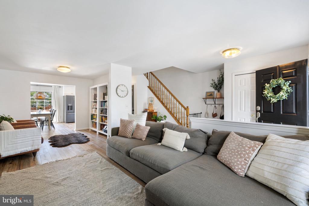 13214 Golders Green Pl