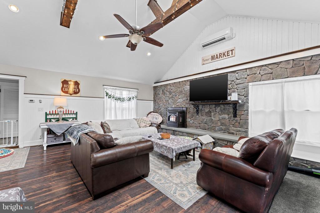 12216 Bristow Rd