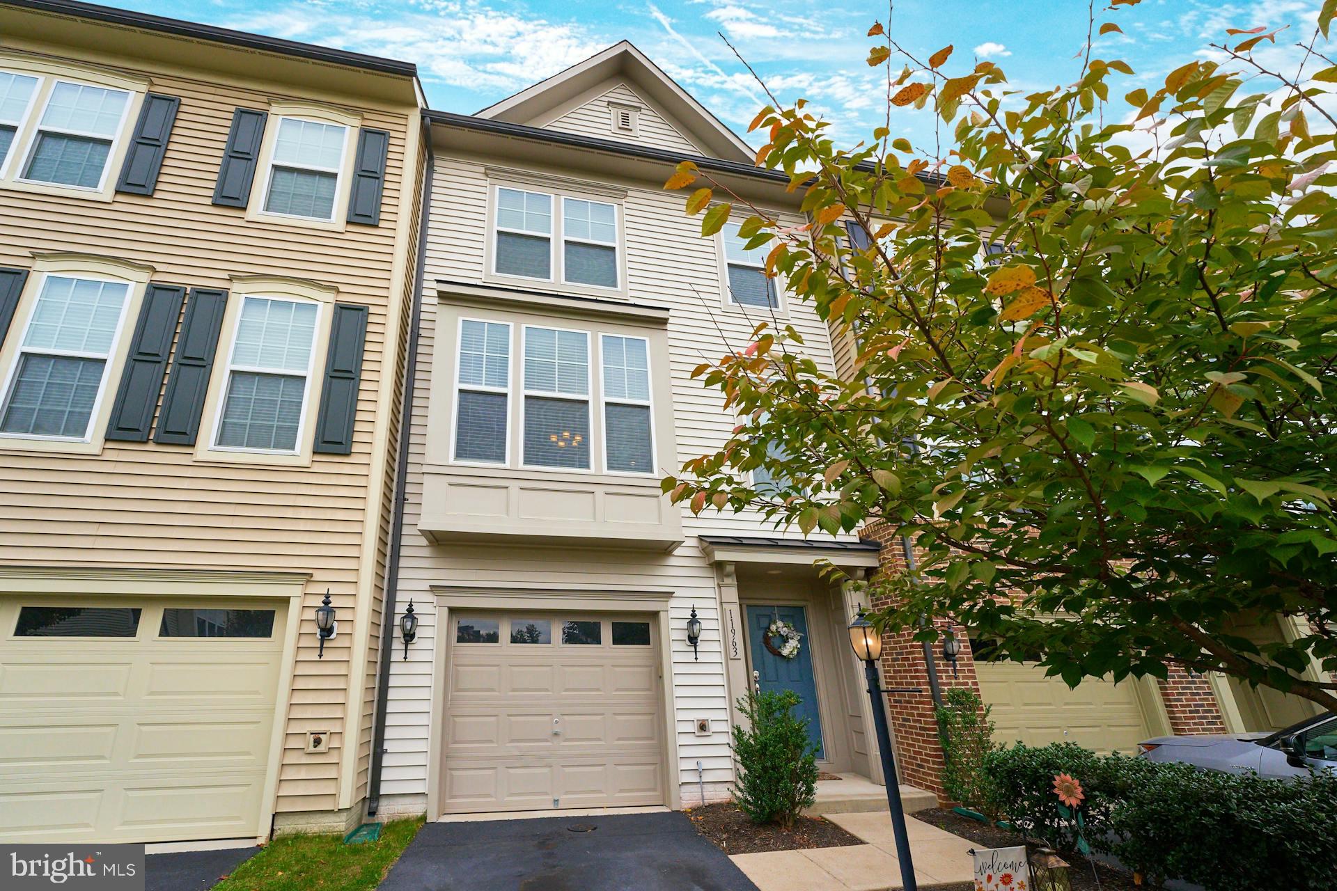 11963 Mirror Lake Ln