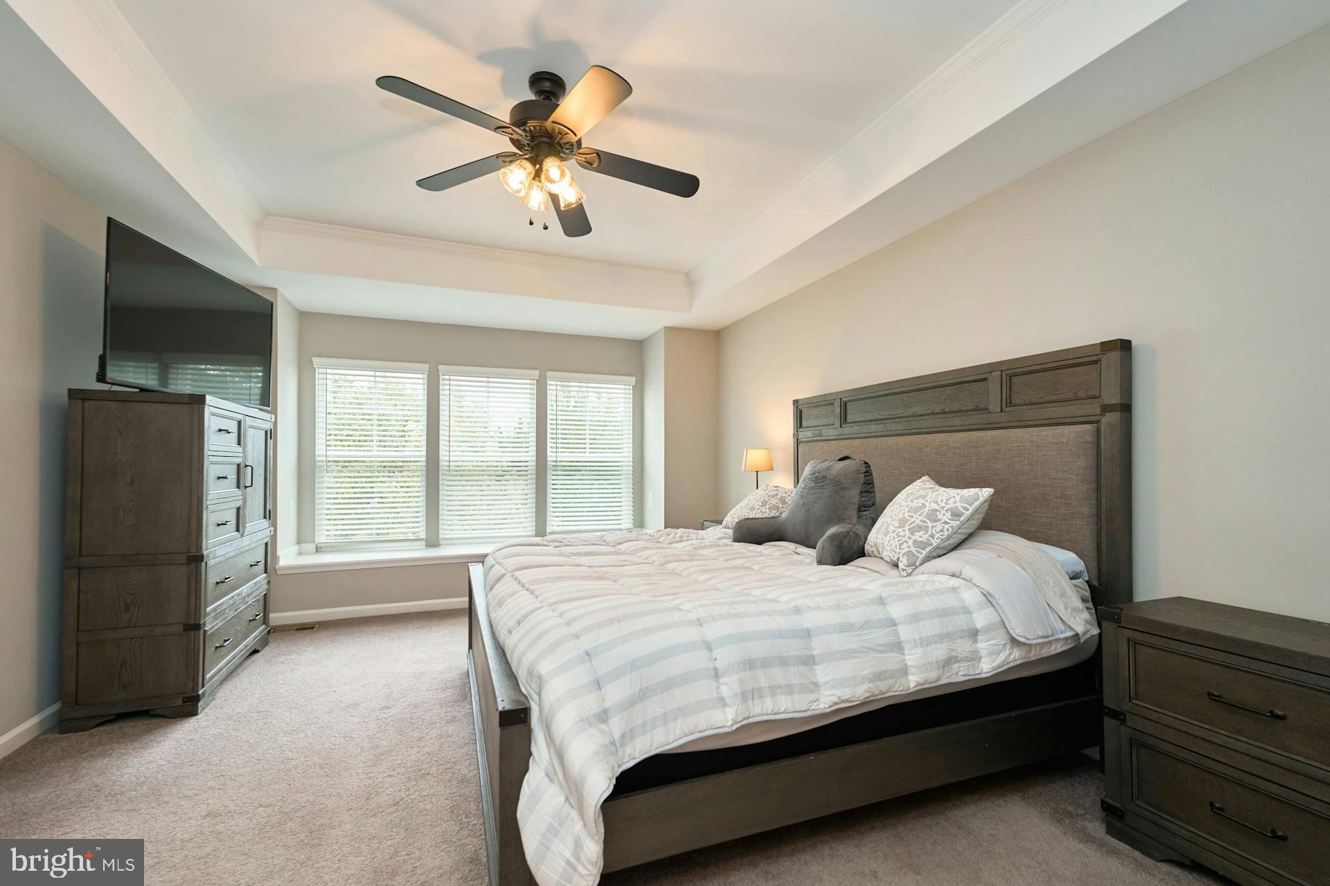 11963 Mirror Lake Ln