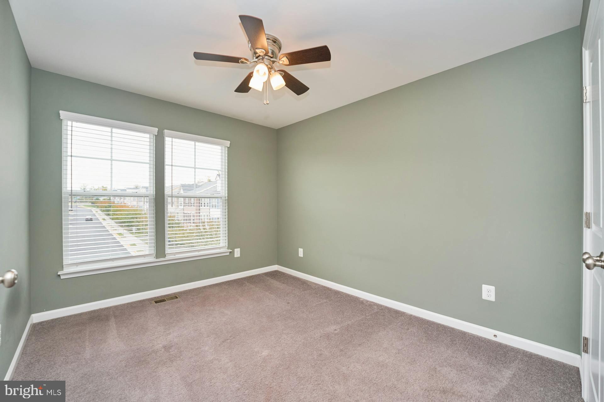 11963 Mirror Lake Ln