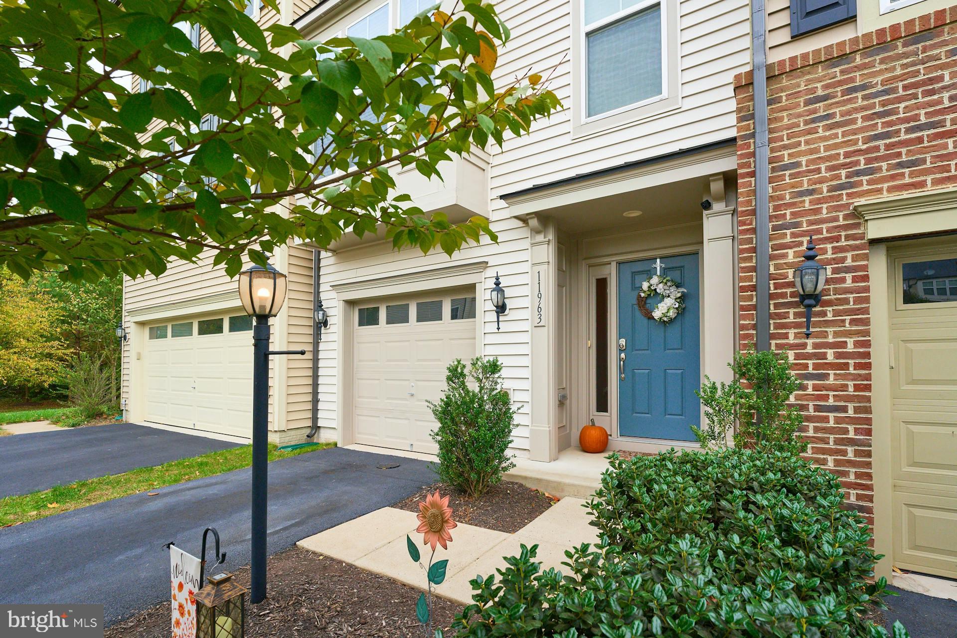 11963 Mirror Lake Ln