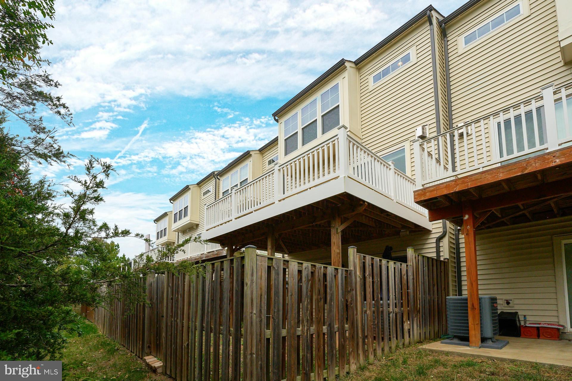 11963 Mirror Lake Ln