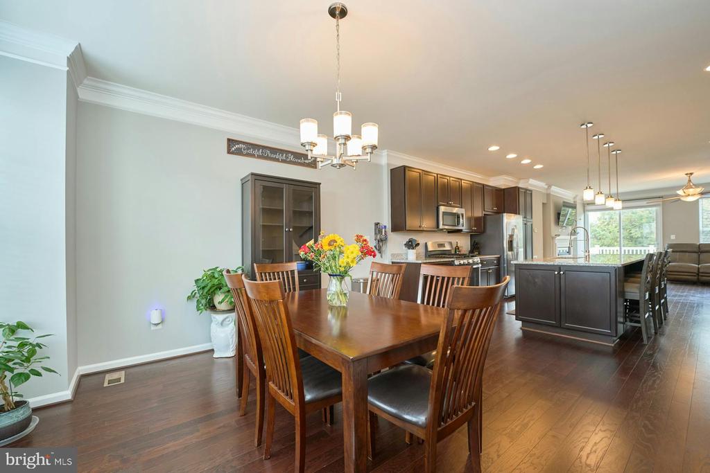 11963 Mirror Lake Ln