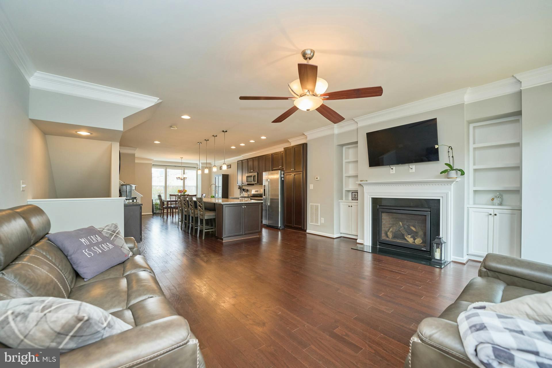 11963 Mirror Lake Ln