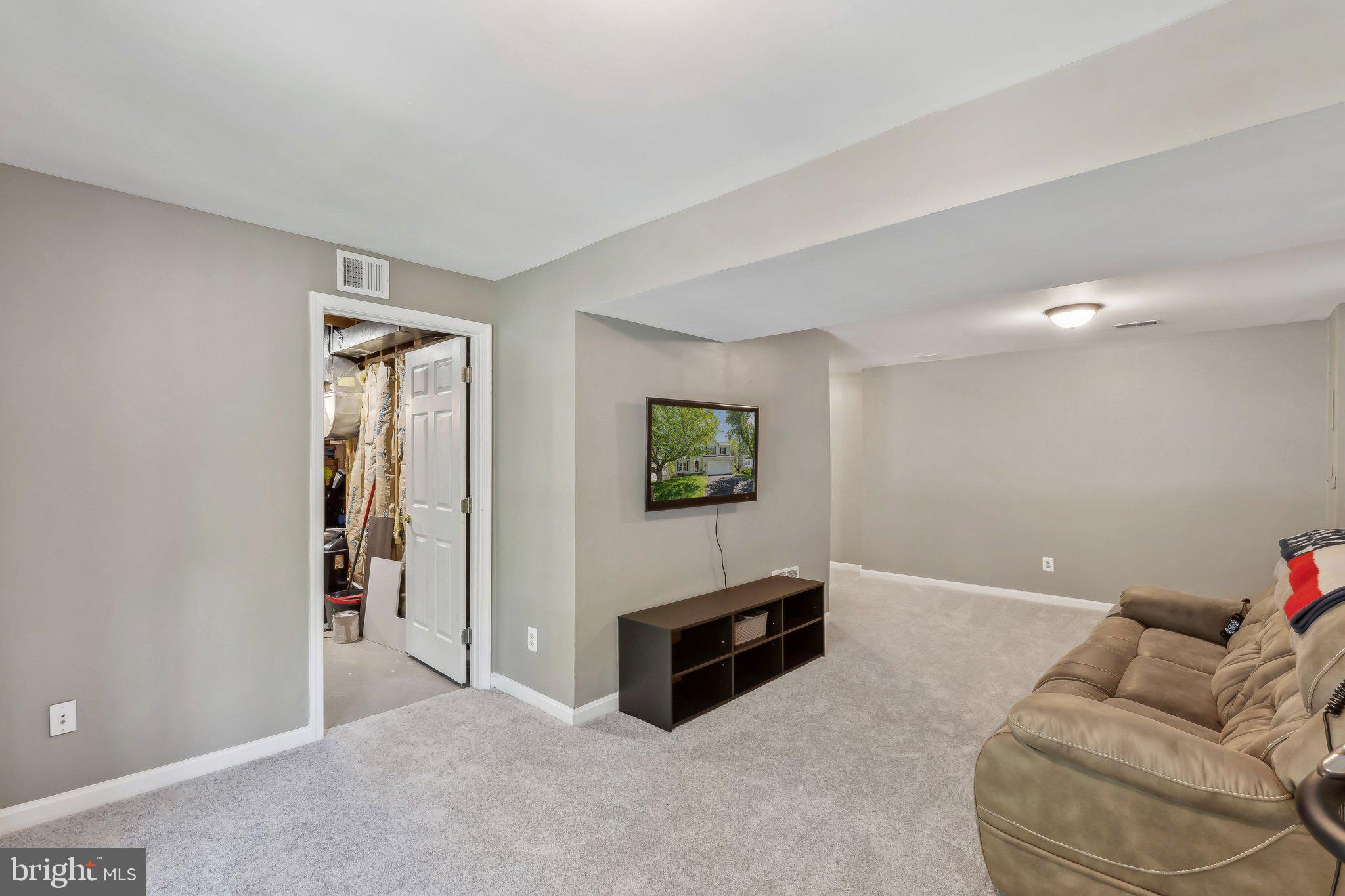 3873 Wertz Dr