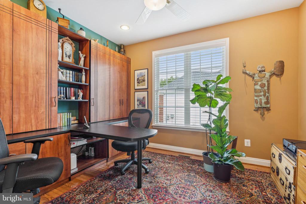 6249 CLAY HILL COURT