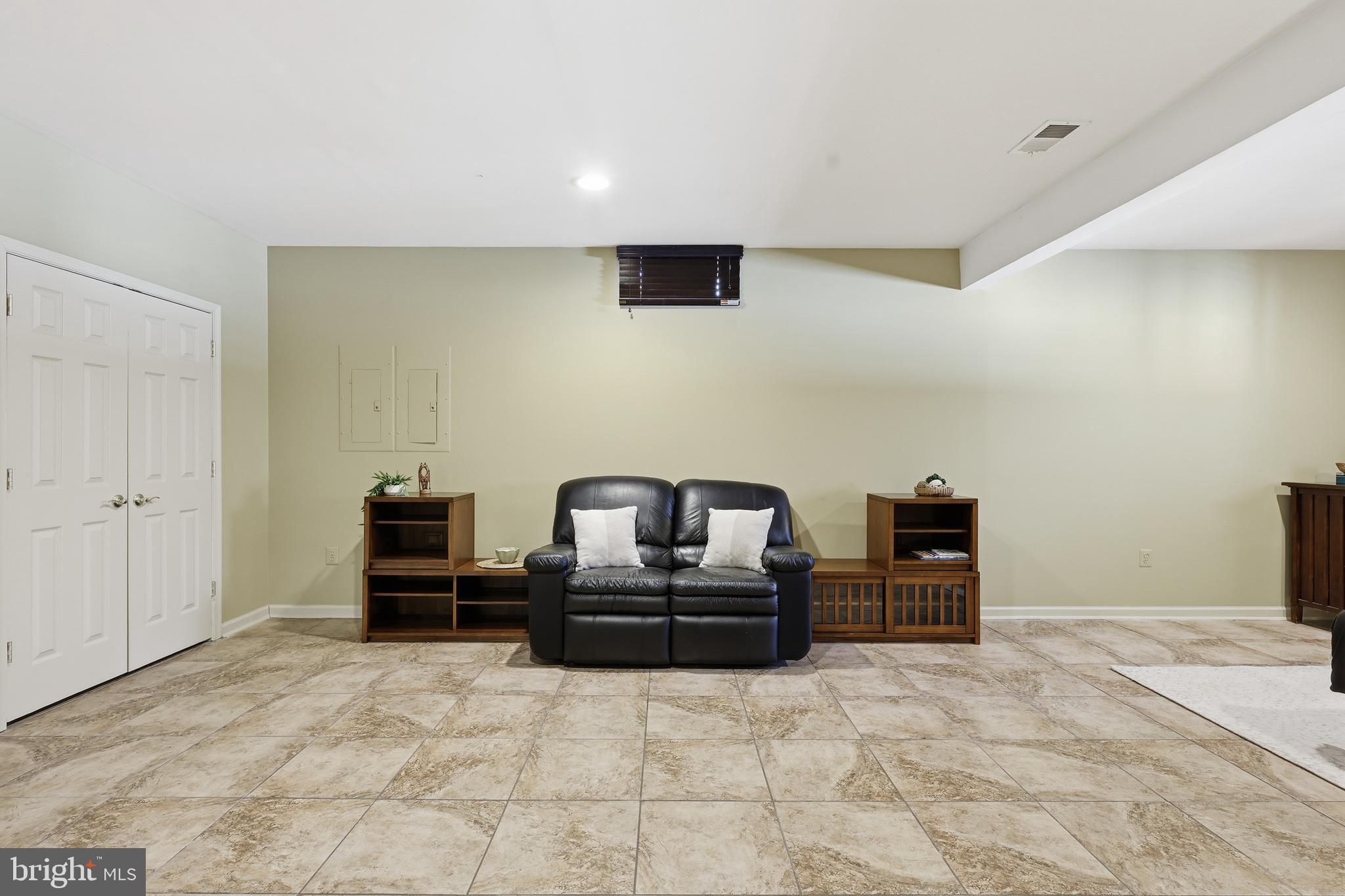 7625 GREAT DOVER STREET