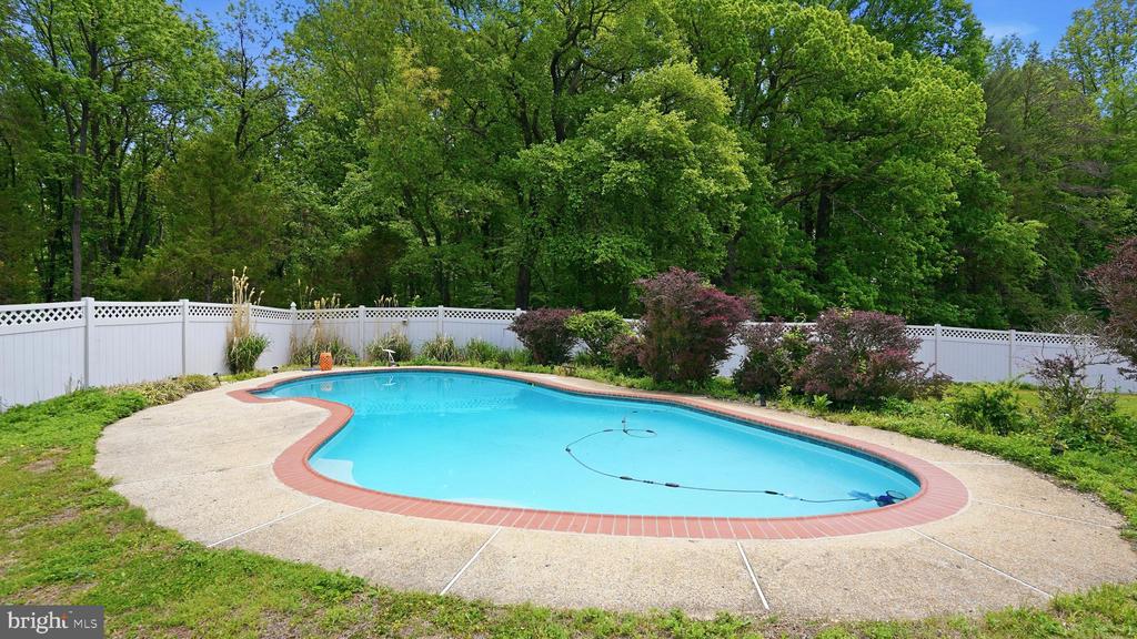 4211 JACKSON MILL ROAD
