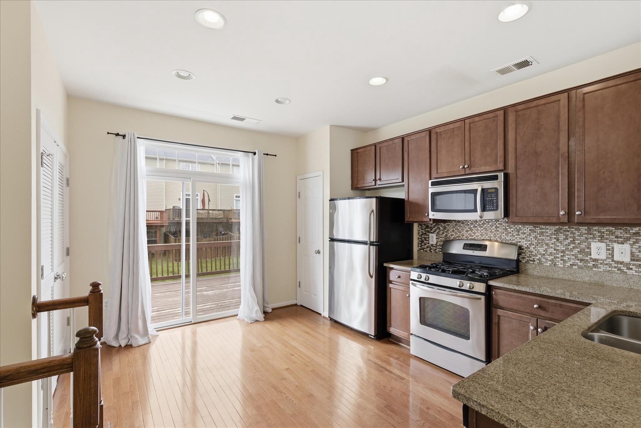 15704 JOHN DISKIN CIRCLE