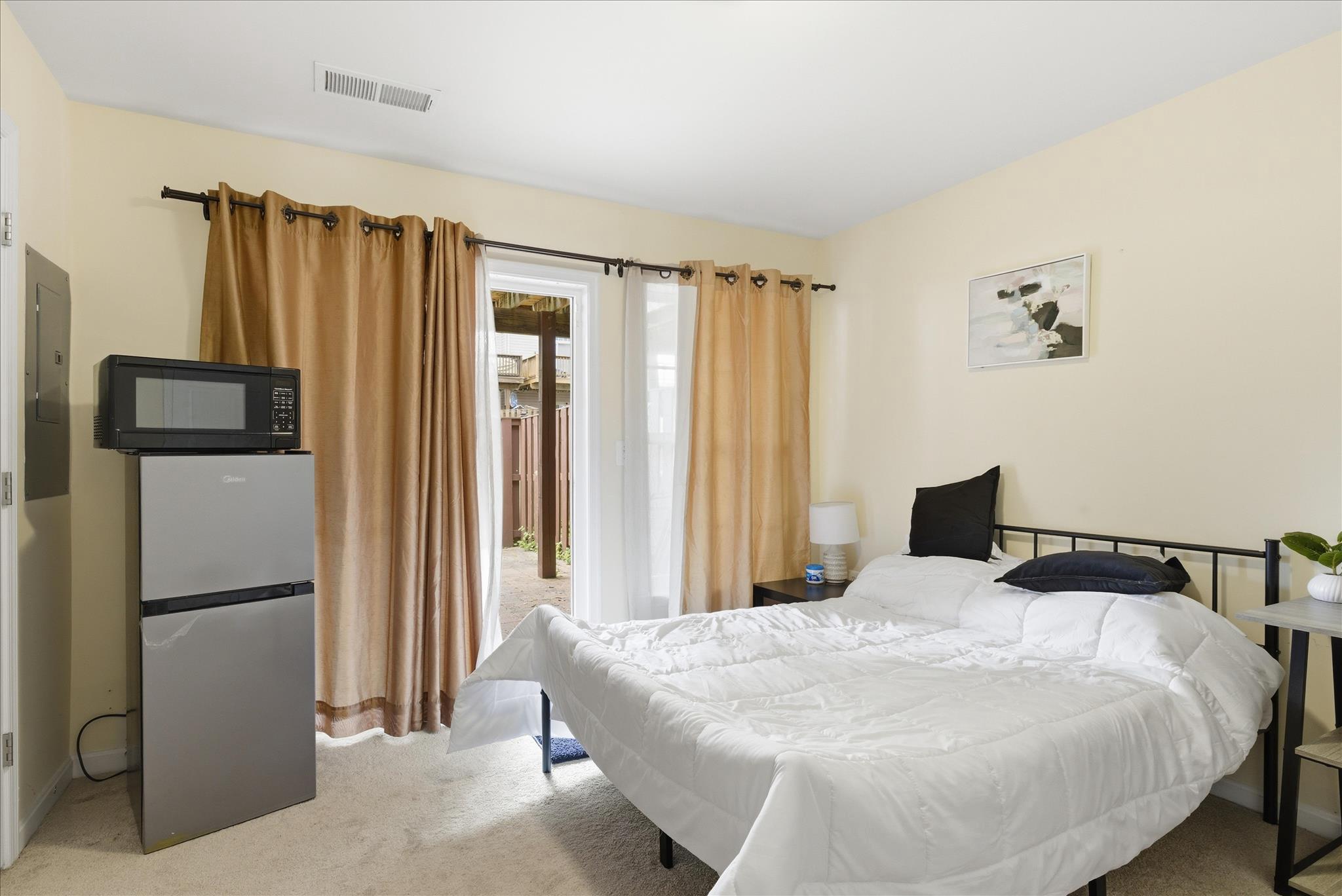 15704 JOHN DISKIN CIRCLE