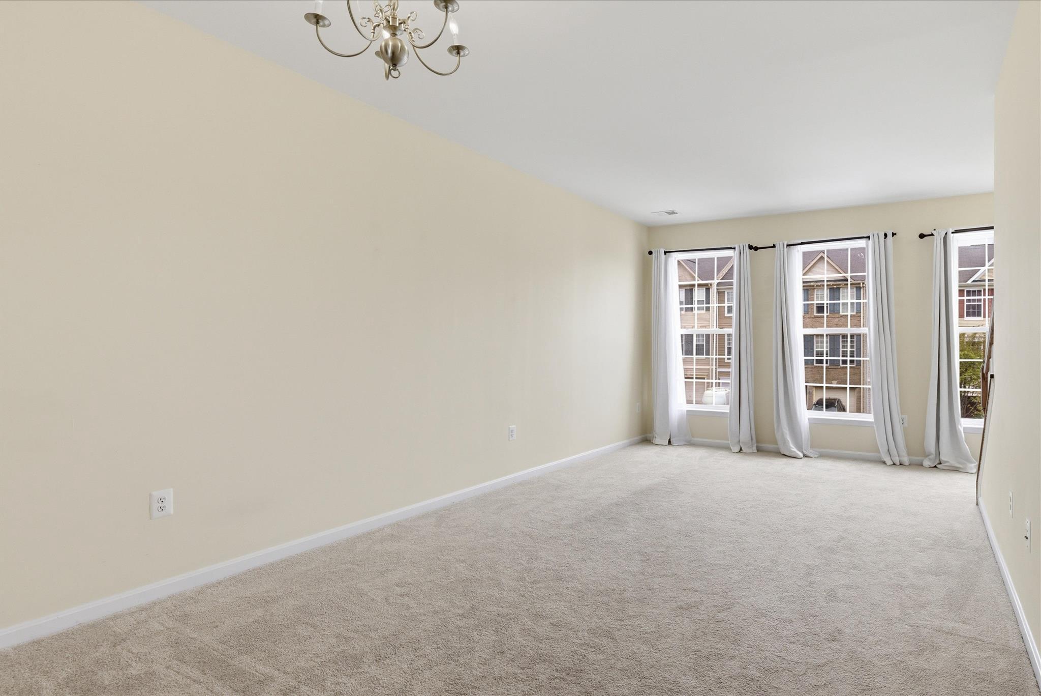 15704 JOHN DISKIN CIRCLE