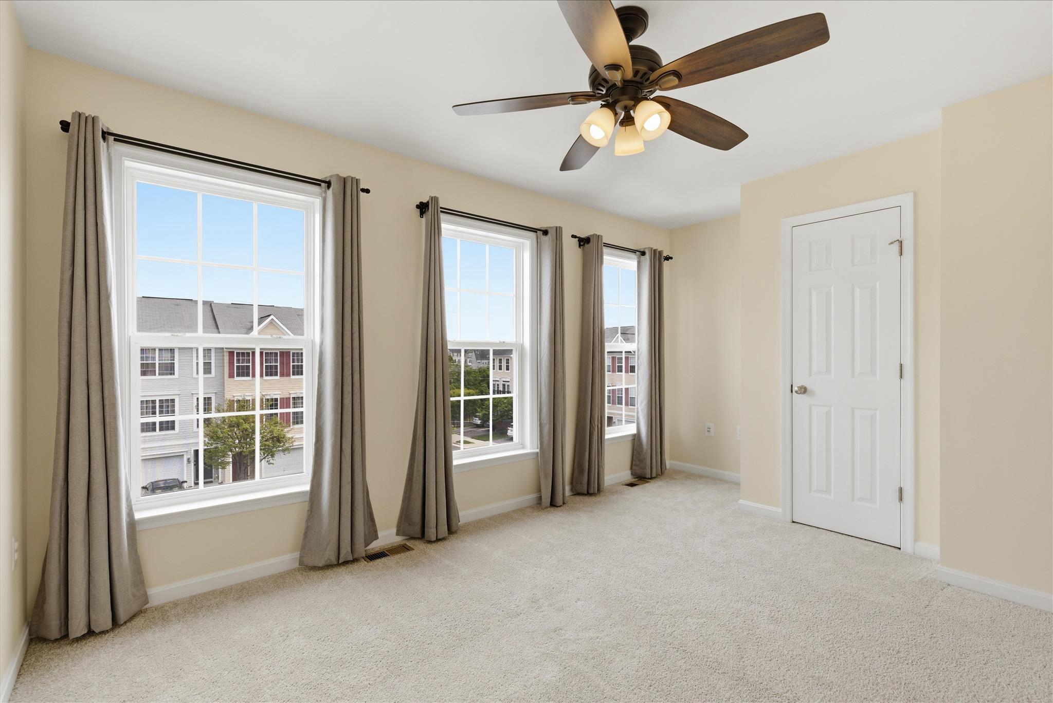15704 JOHN DISKIN CIRCLE