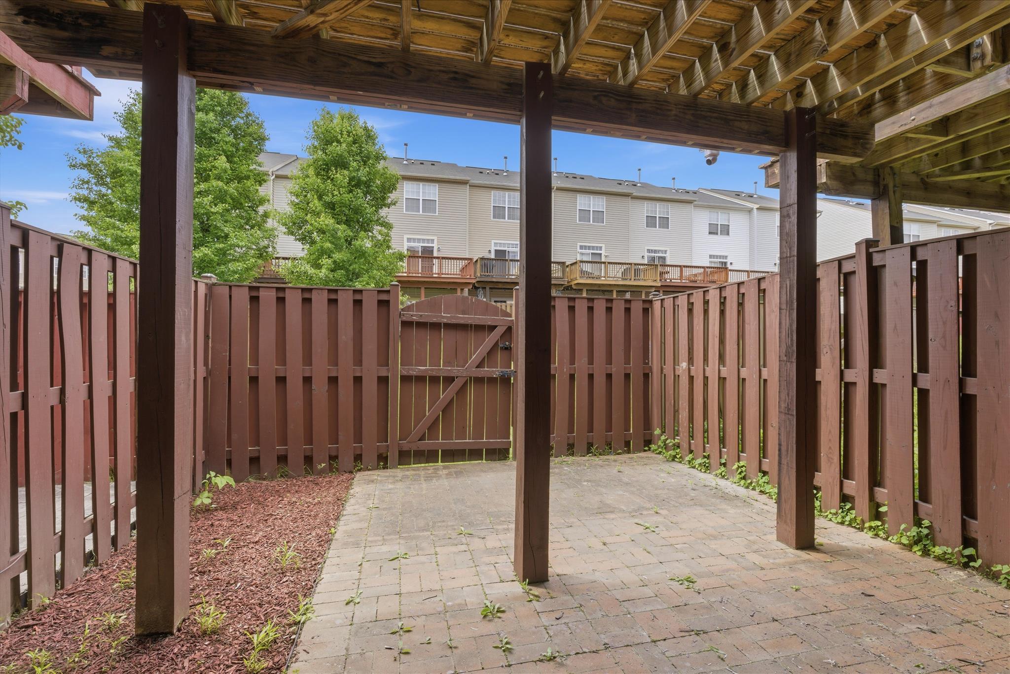 15704 JOHN DISKIN CIRCLE