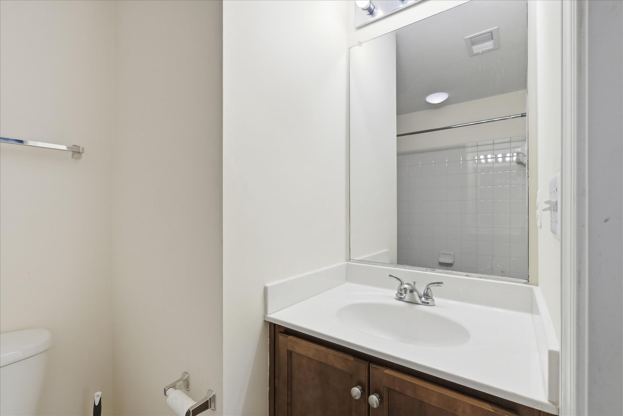 15704 JOHN DISKIN CIRCLE