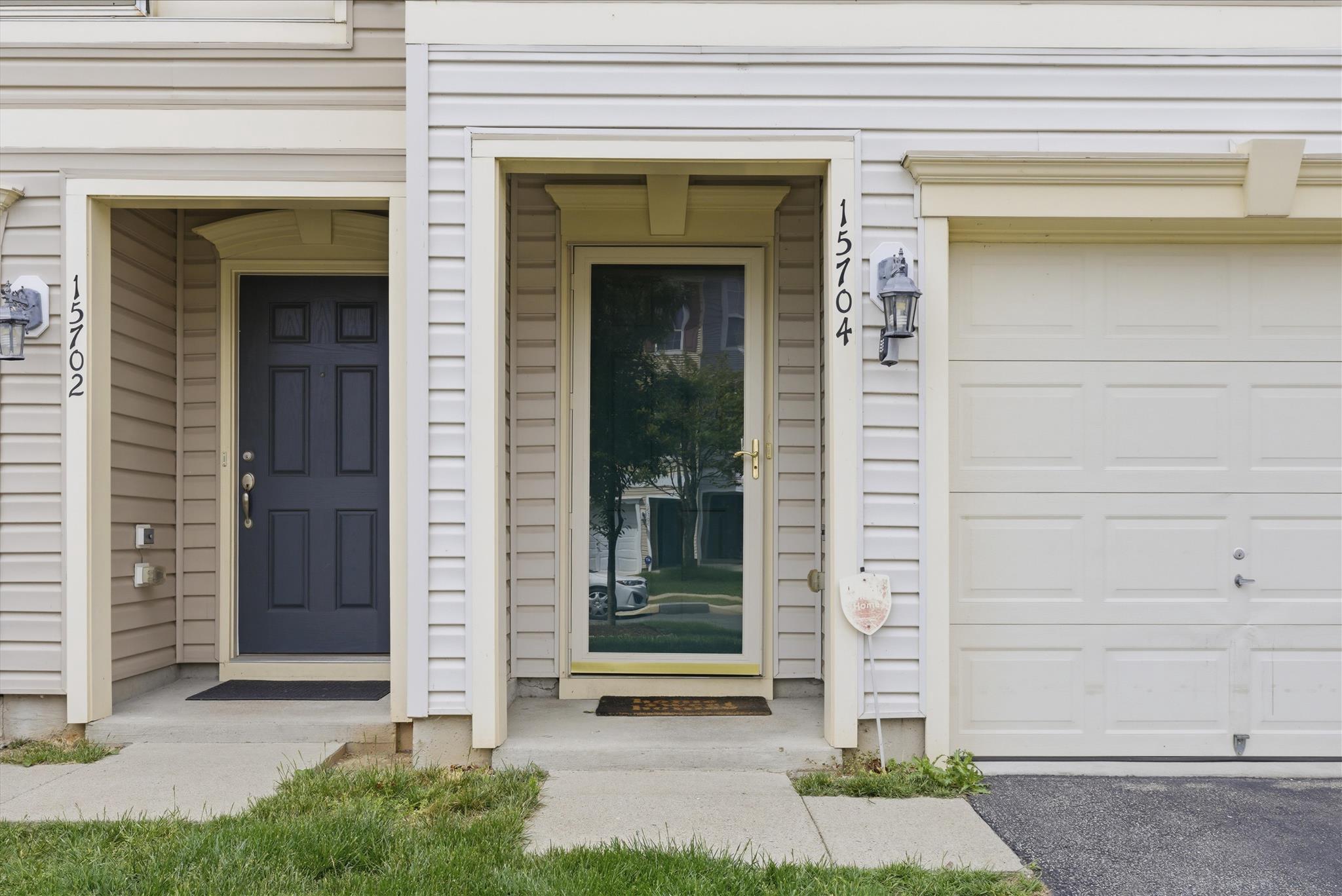 15704 JOHN DISKIN CIRCLE