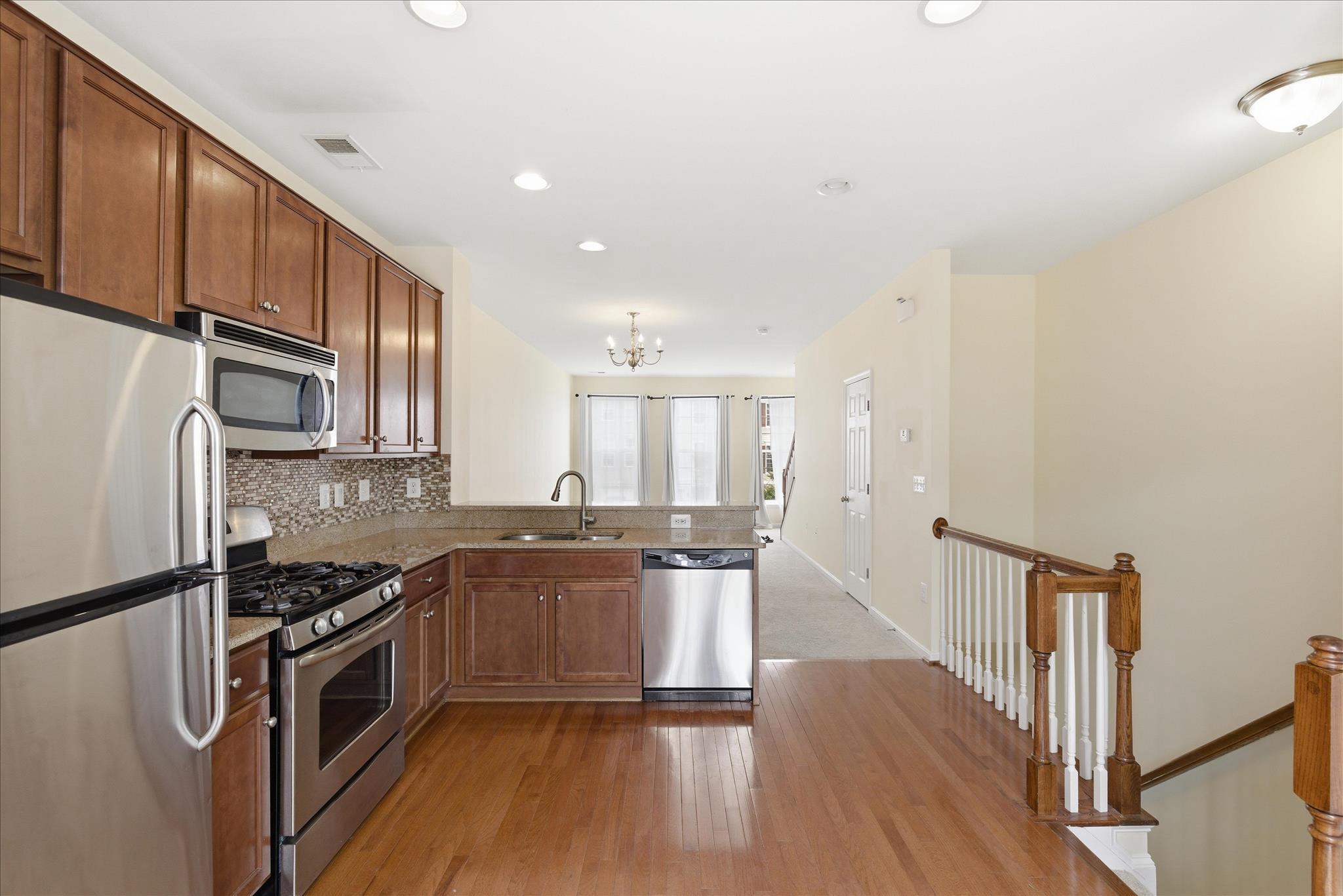 15704 JOHN DISKIN CIRCLE