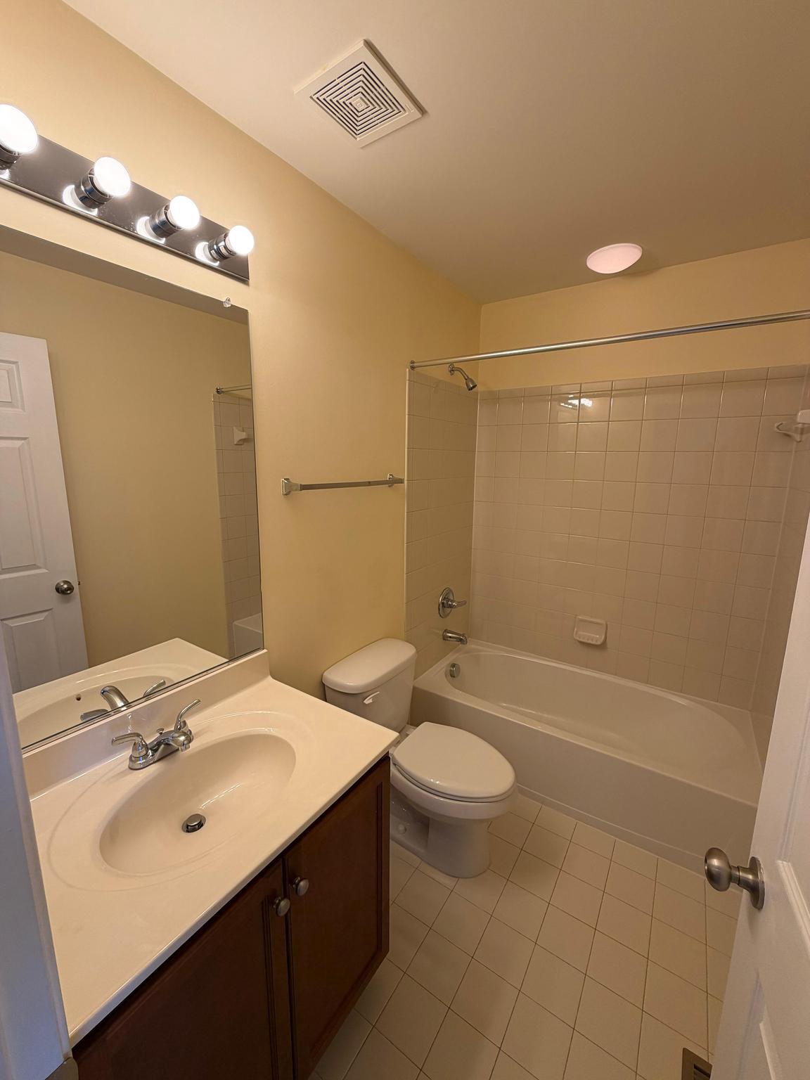 15704 JOHN DISKIN CIRCLE