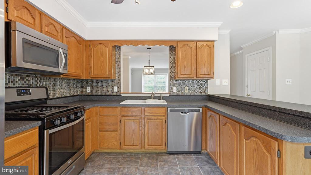 7843 SABRE COURT
