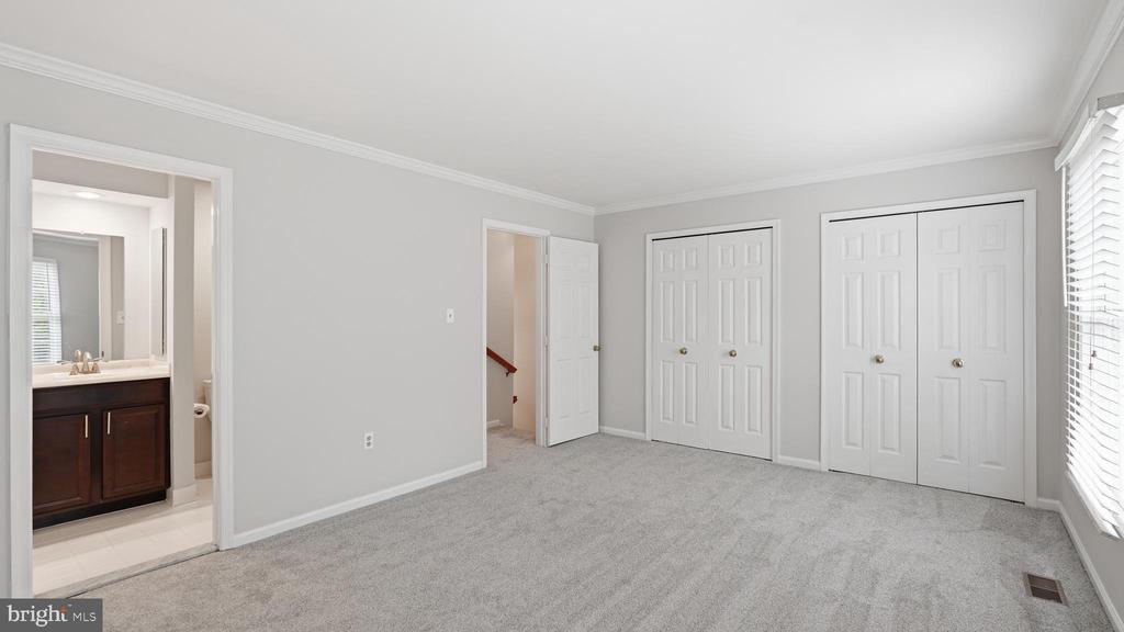 7843 SABRE COURT