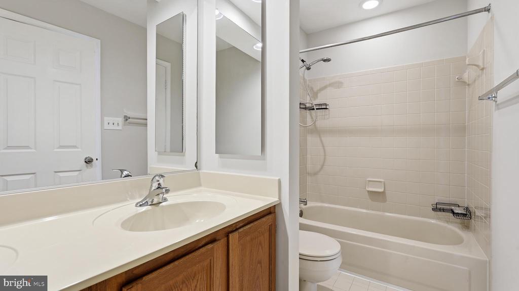 7843 SABRE COURT