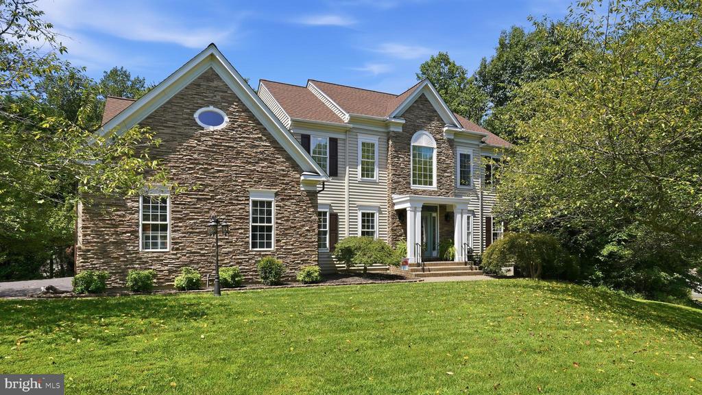 8000 PINNACLE RIDGE DRIVE