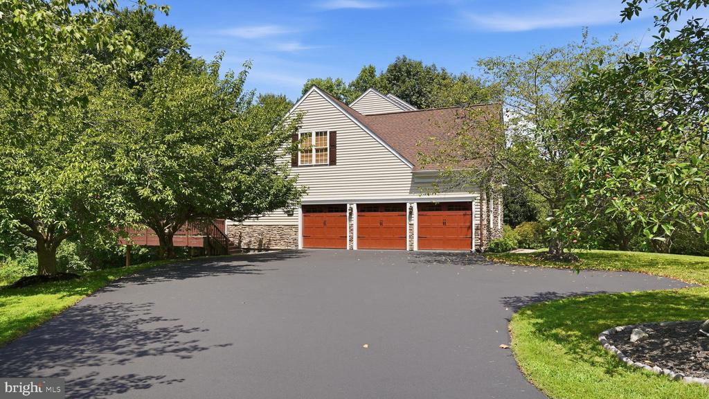 8000 PINNACLE RIDGE DRIVE