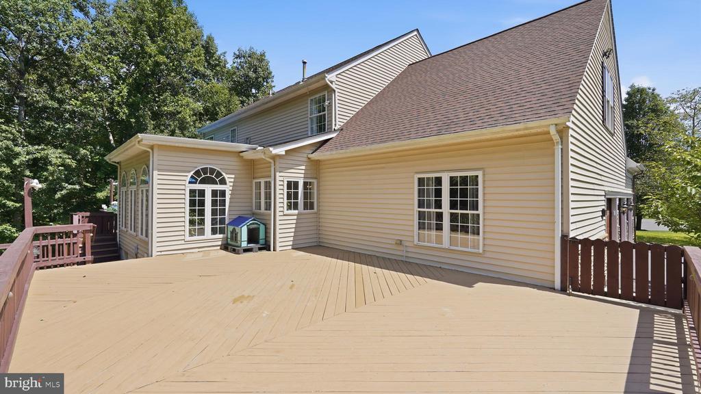 8000 PINNACLE RIDGE DRIVE