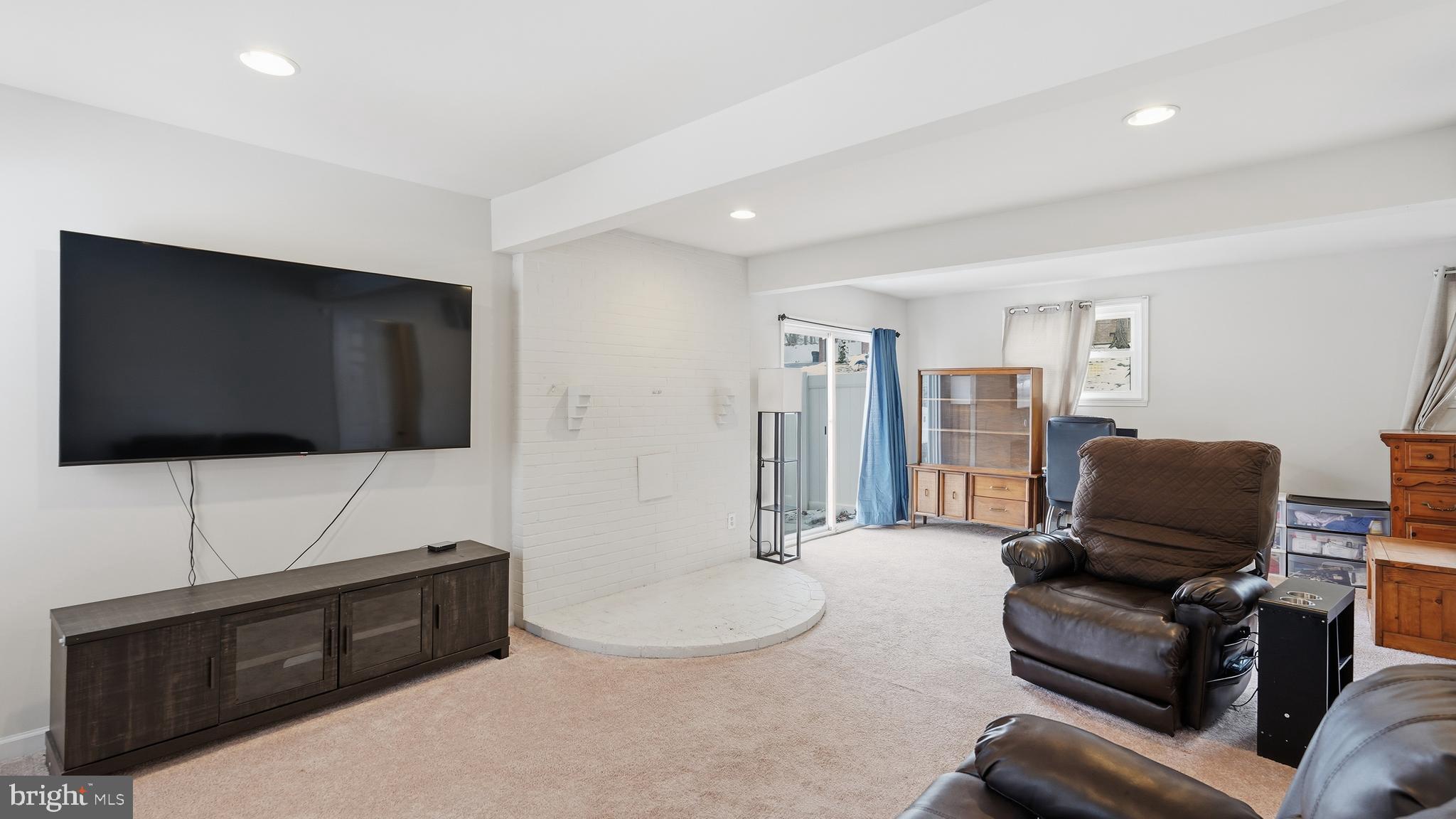 10606 MOCKINGBIRD LANE