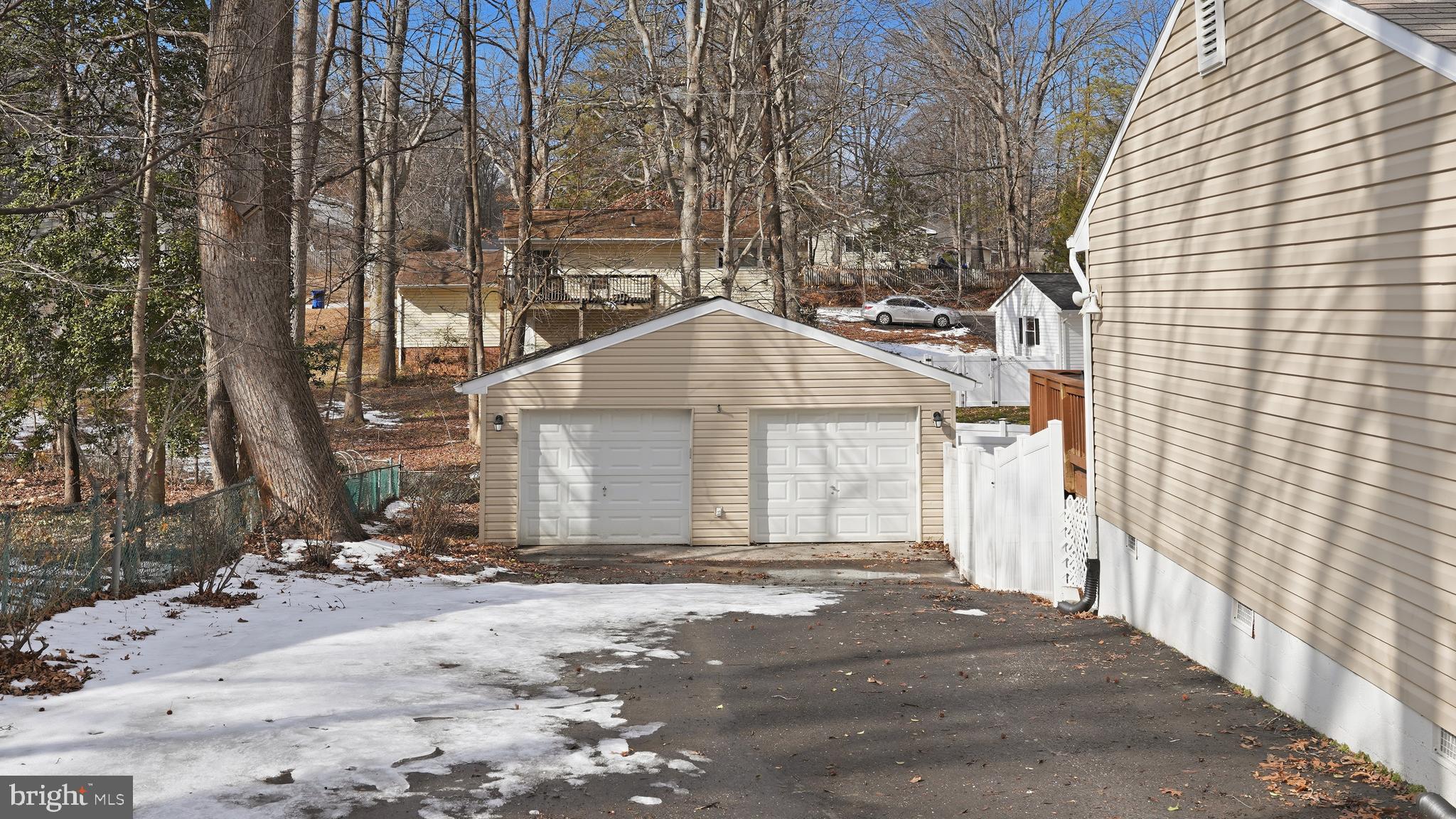 10606 MOCKINGBIRD LANE