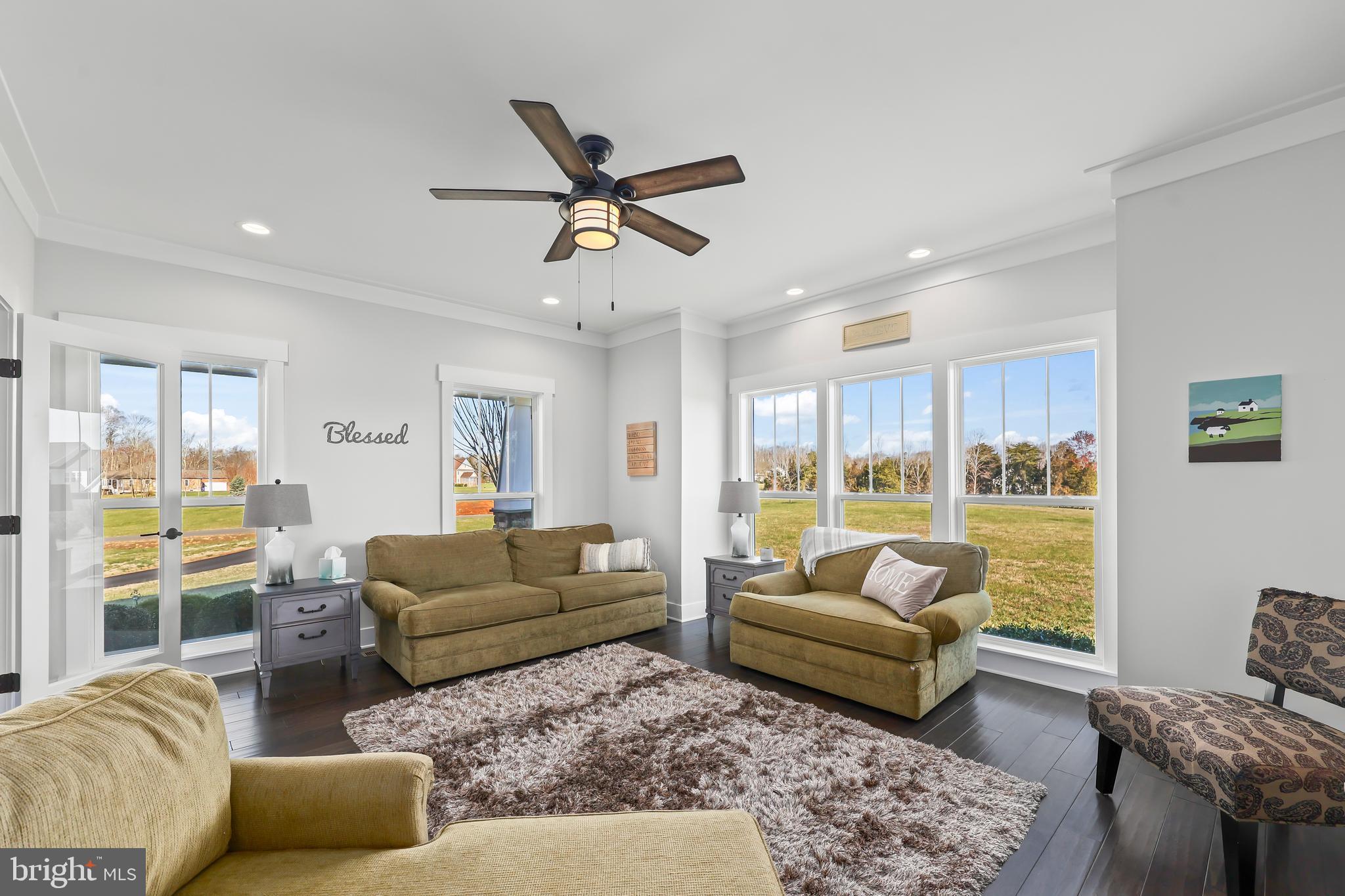 17 Dahlia Ln