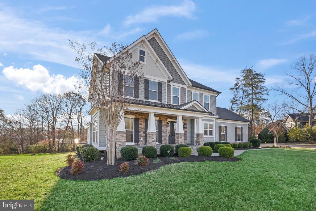 17 Dahlia Ln