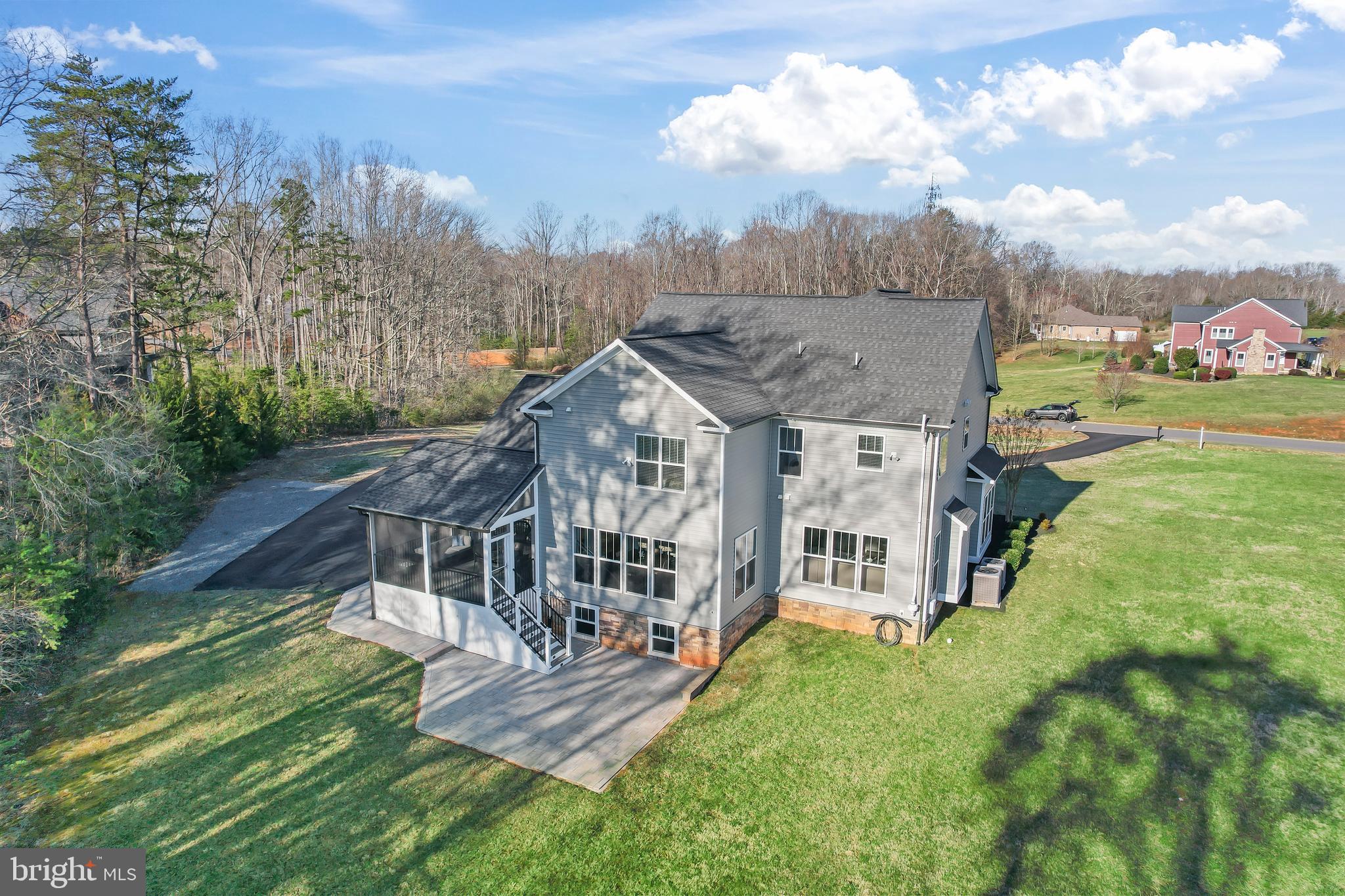 17 Dahlia Ln